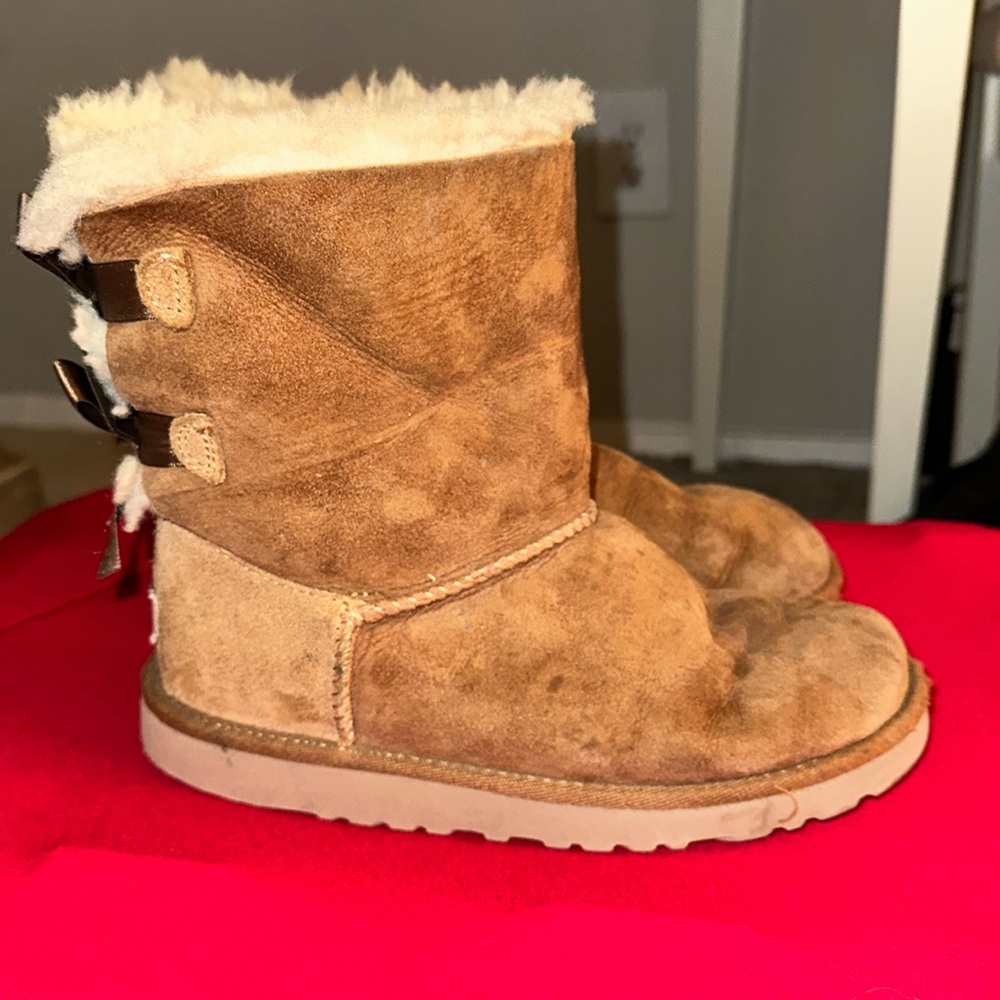 Used Ugg Bailey Bow II Chestnut Brown Boots Girls Size 3 Model 3280K